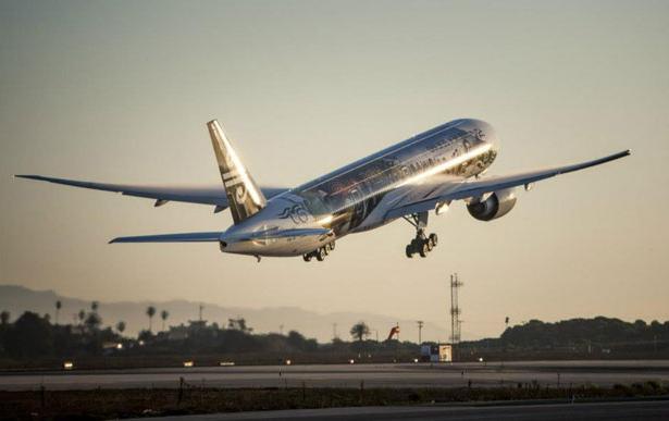 בואינג 777-300 - מטוס מרווח לטיסות ארוכות