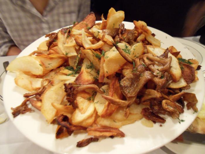 בורוביקי, שמנוני או Champignons. איך מטגנים פטריות עם תפוחי אדמה? שלוש דרכים