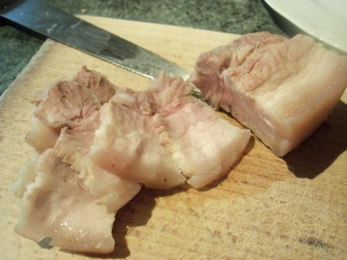 איך להכין חזיר מלוח חזיר מלוח: מתכון עם השימוש של טיפול בחום