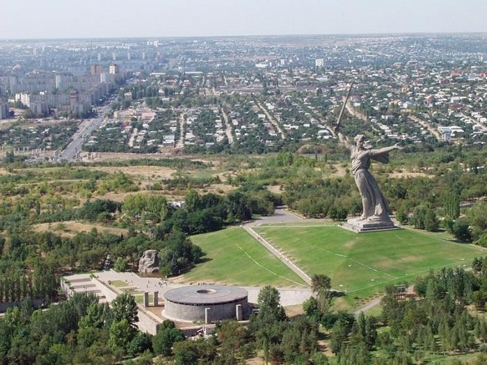 אנדרטאות המלחמה הפטריוטית הגדולה בערים הרוסיות - גיבורים